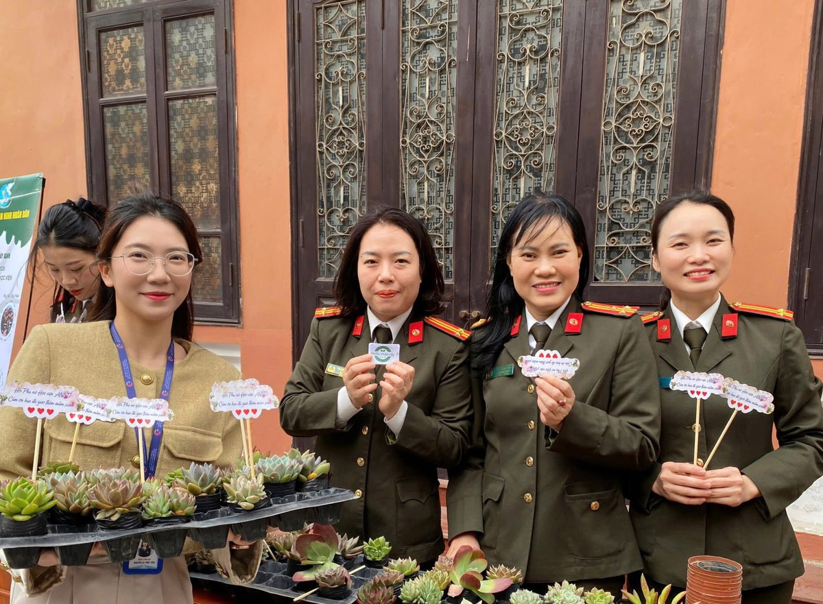 Phụ nữ Học viện An ninh nhân dân gieo mầm xanh, nâng cao ý thức bảo vệ môi trường- Ảnh 1.