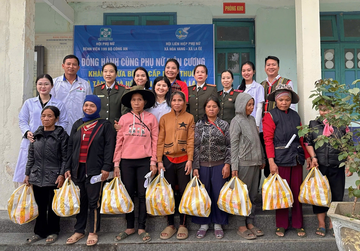Hội Phụ nữ Bệnh viện 199 mang yêu thương đến phụ nữ nghèo ở biên giới Đà Nẵng- Ảnh 3.
