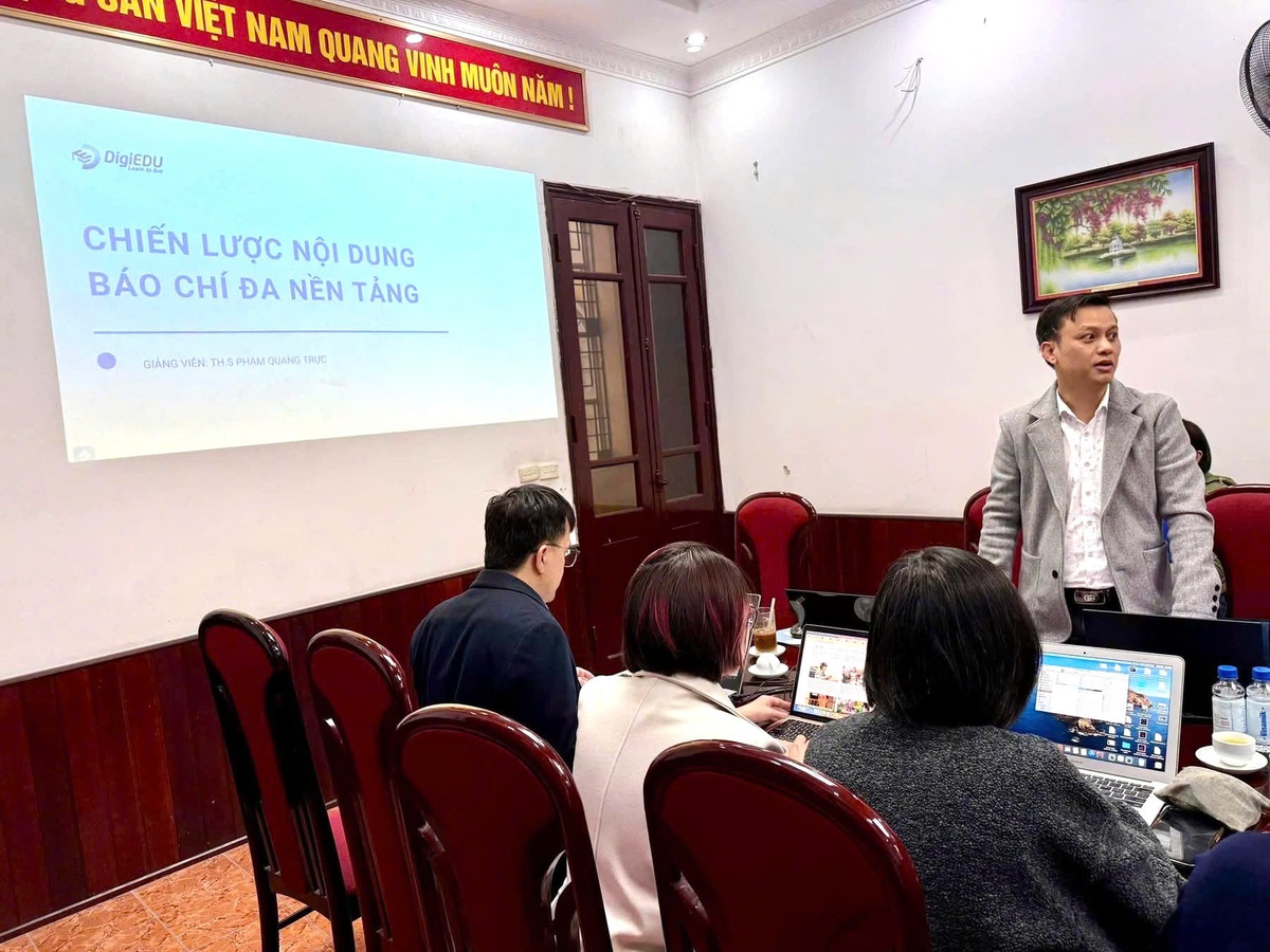 Báo Phụ nữ Việt Nam tăng tốc chuyển đổi số với khóa tập huấn sản xuất nội dung đa nền tảng- Ảnh 2.