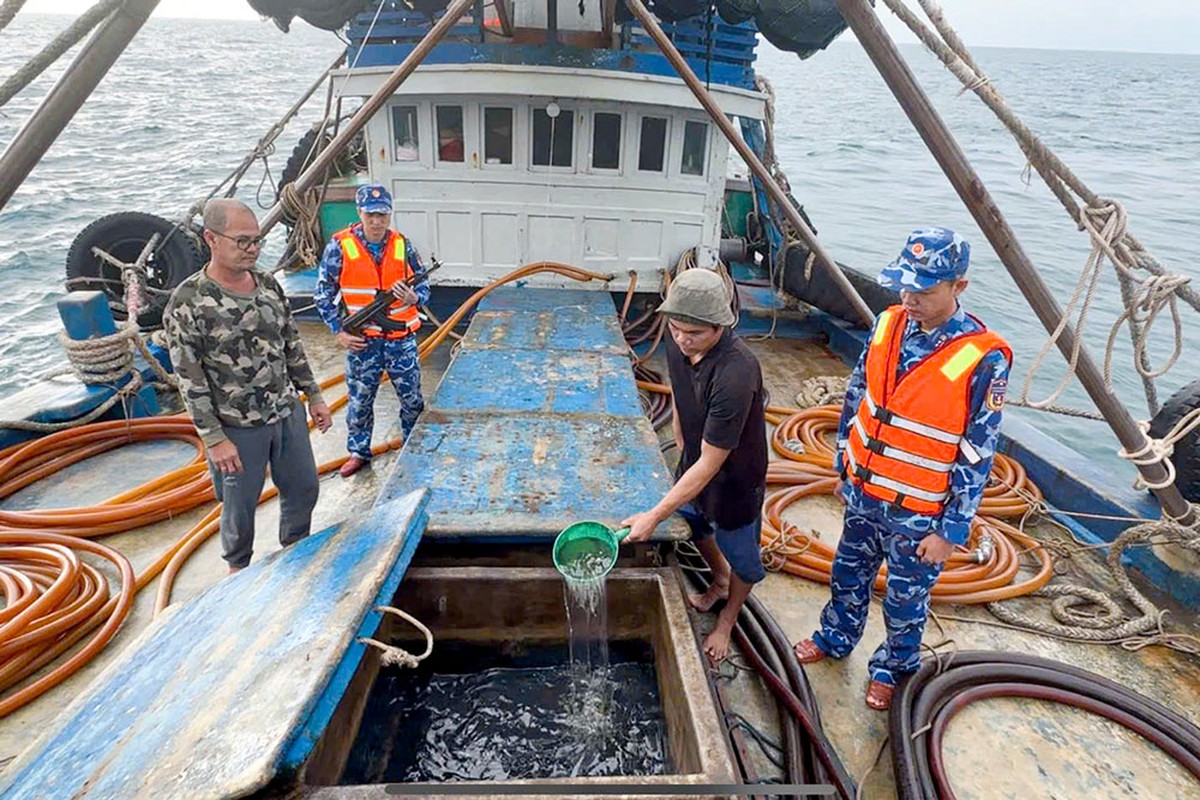 Đại hội Đảng XIV thành công thổi luồng gió mới đến cán bộ, chiến sĩ Cảnh sát biển Việt Nam- Ảnh 2.