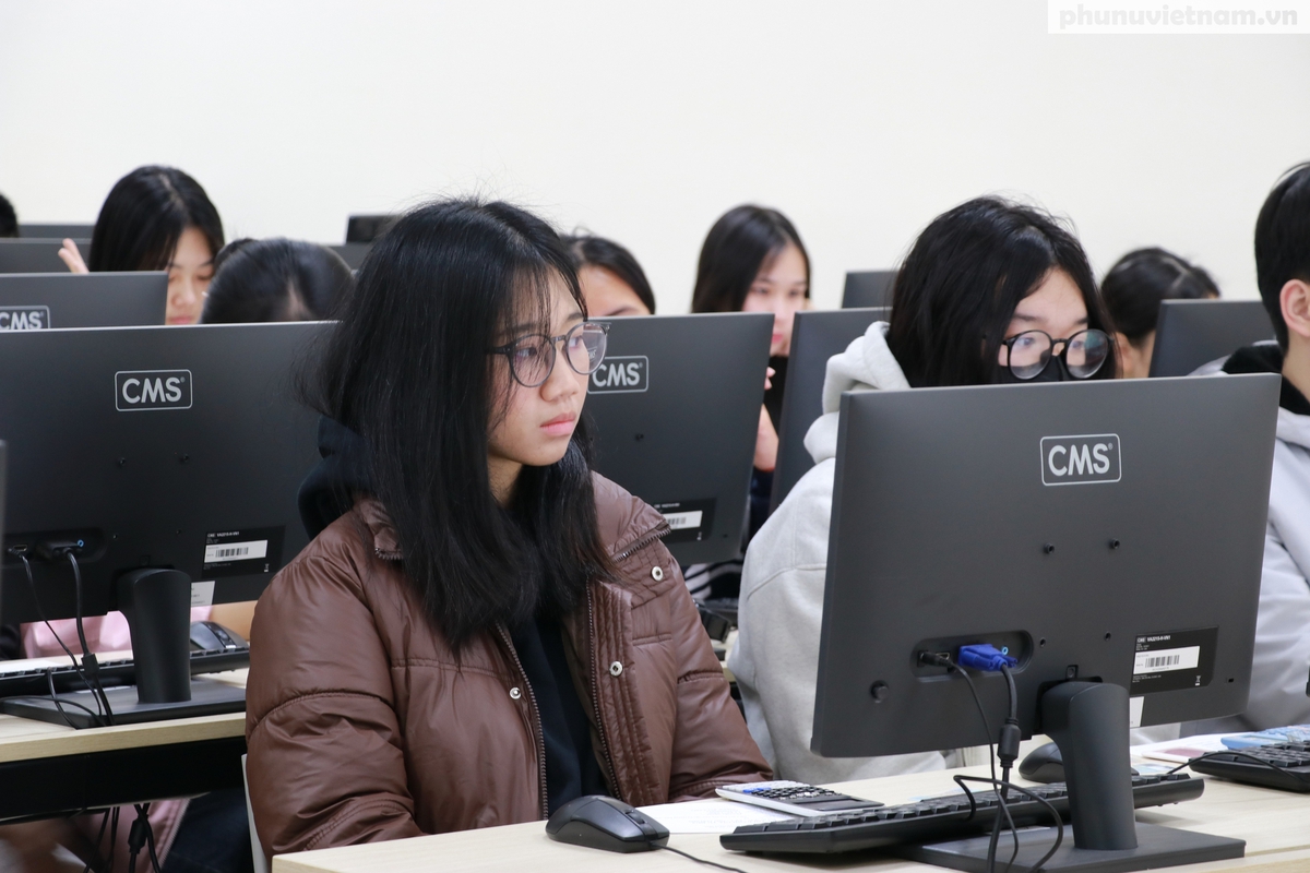 Tuyển sinh đại học 2026: Bên trong phòng thi đánh giá tư duy ở ĐH Bách khoa Hà Nội- Ảnh 6.