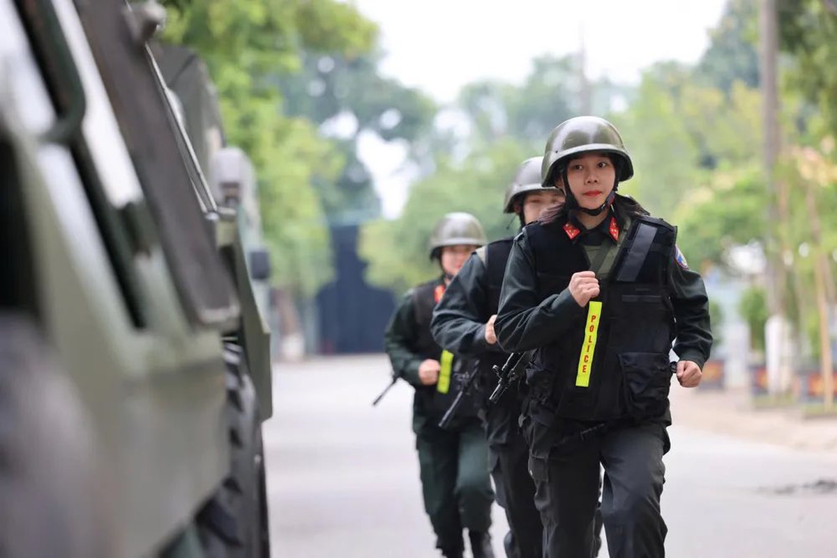 Những nữ chiến sĩ Công an quả cảm góp phần vào thành công của Đại hội Đảng XIV - Ảnh 4.