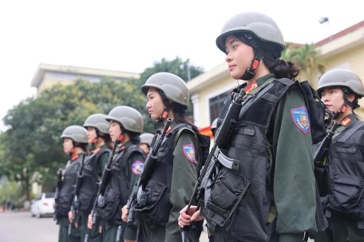 Những nữ chiến sĩ Công an quả cảm góp phần vào thành công của Đại hội Đảng XIV - Ảnh 3.