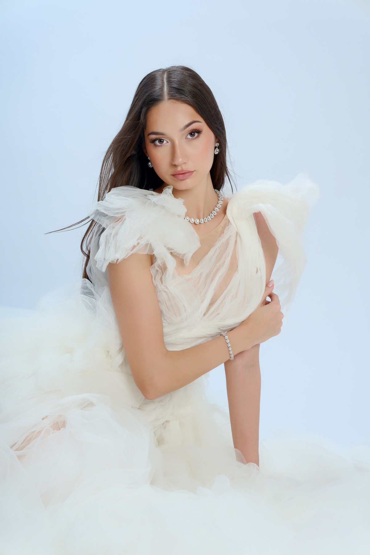 Dàn hoa hậu quốc tế thần thái, quyến rũ với trang phục của nhà thiết kế Việt- Ảnh 9.