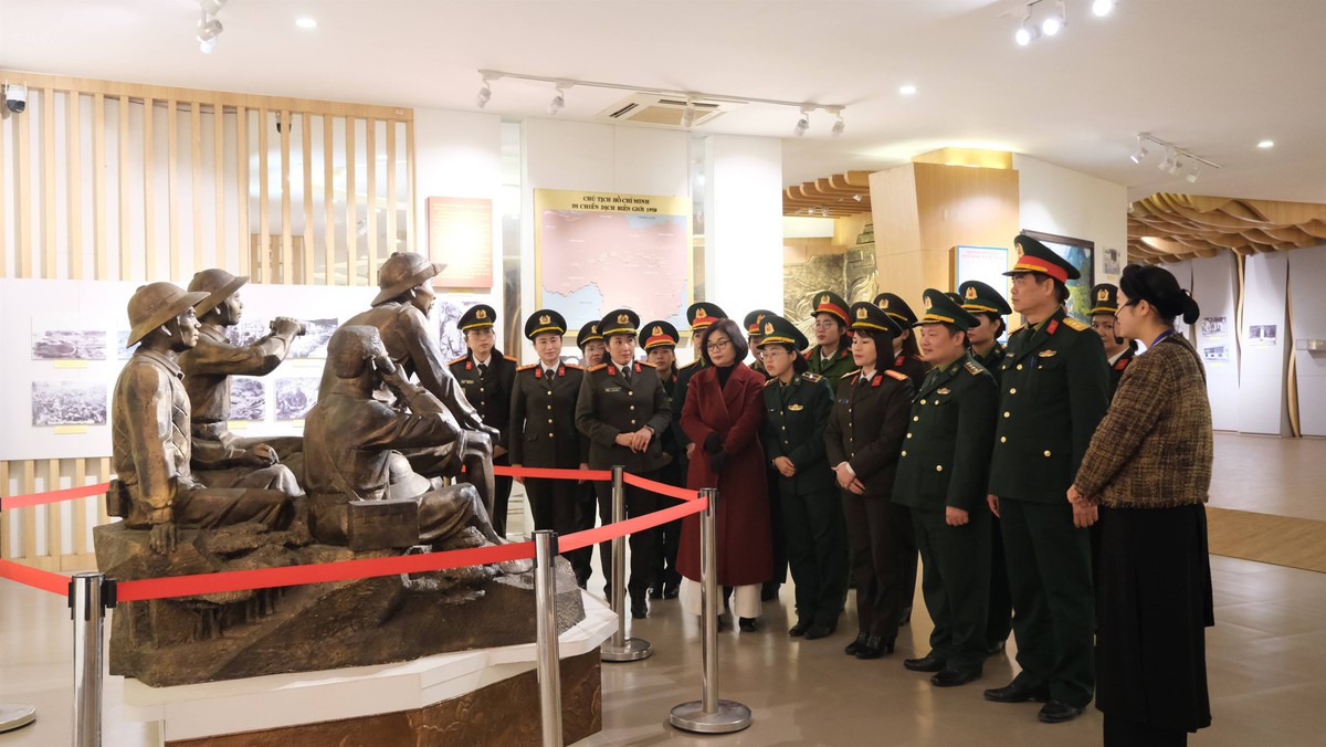 Phụ nữ lực lượng vũ trang Cao Bằng: Nhiều hoạt động ý nghĩa kỷ niệm 85 năm Ngày Bác Hồ về nước- Ảnh 1.