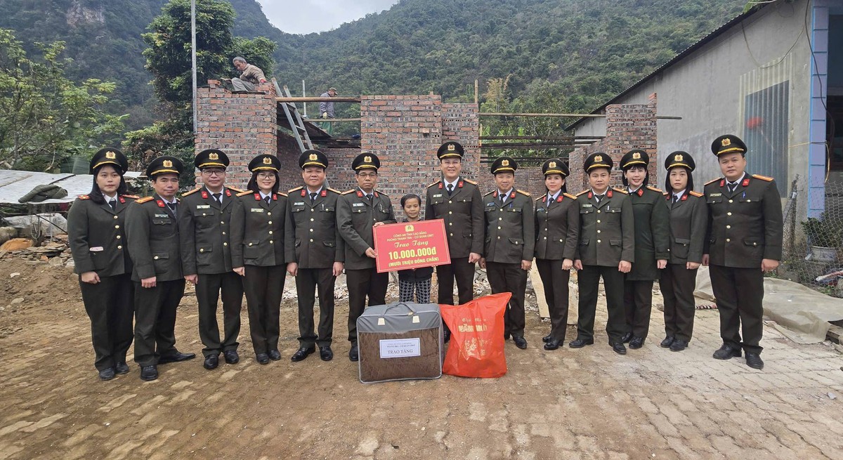 Phụ nữ lực lượng vũ trang Cao Bằng: Nhiều hoạt động ý nghĩa kỷ niệm 85 năm Ngày Bác Hồ về nước- Ảnh 6.