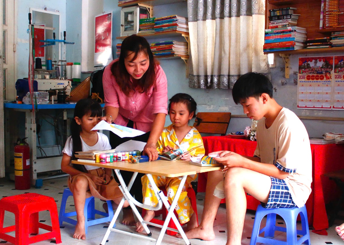 Chi hội trưởng phụ nữ thắp sáng hy vọng bằng những mô hình "0 đồng" - Ảnh 2.