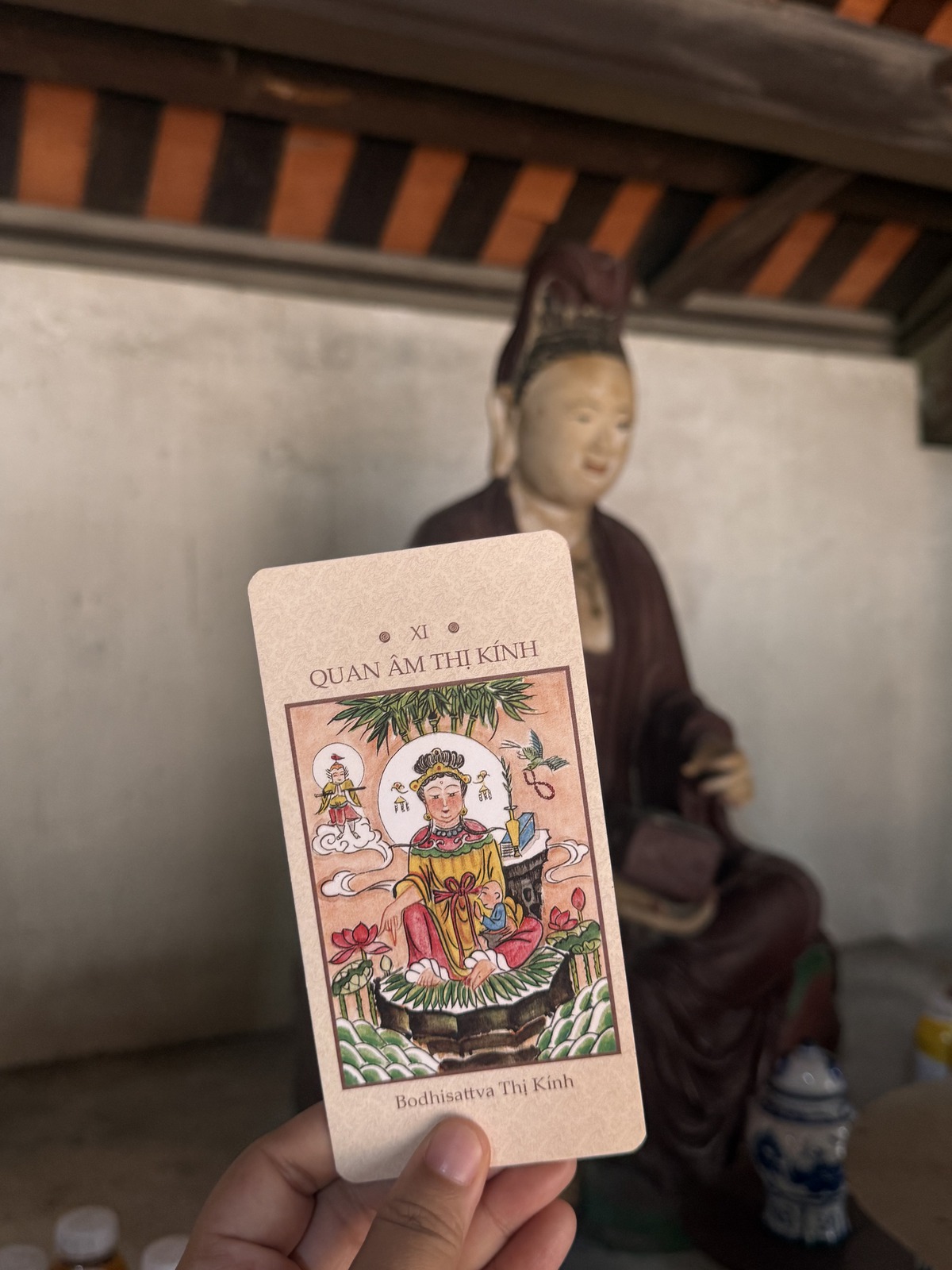 Thẻ bài Quan Âm Thị Kính trong bộ Tarot Sông núi nước Nam. Ảnh: NVCC