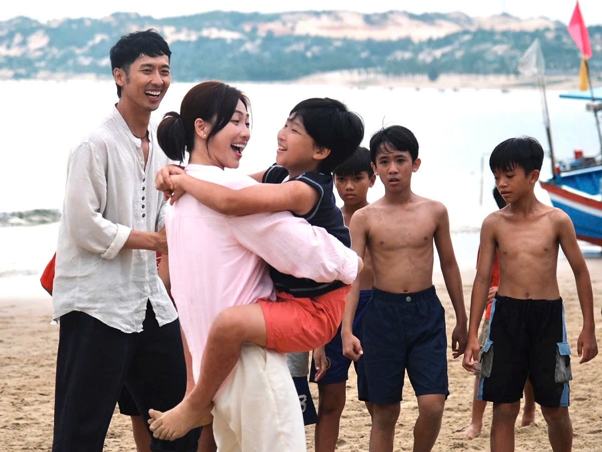 Phương Anh Đào phải hạn chế sự thân thiết với Tuấn Trần khi đóng phim mới- Ảnh 1.