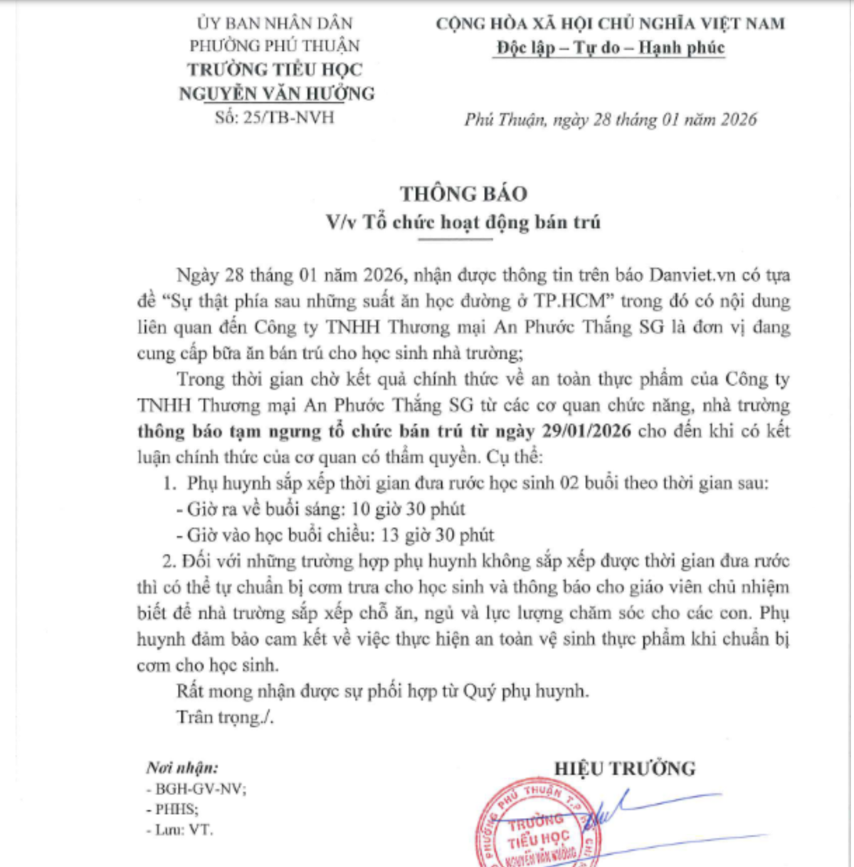 2 trường tại TPHCM tạm dừng ăn bán trú sau phản ánh về mất an toàn thực phẩm- Ảnh 1.