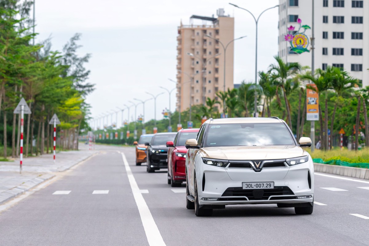 VinFast VF 9: Hưởng tiện nghi "hạng thương gia" với chi phí sở hữu tối ưu- Ảnh 2. VinFast VF 9: Hưởng tiện nghi "hạng thương gia" với chi phí sở hữu tối ưu- Ảnh 2.