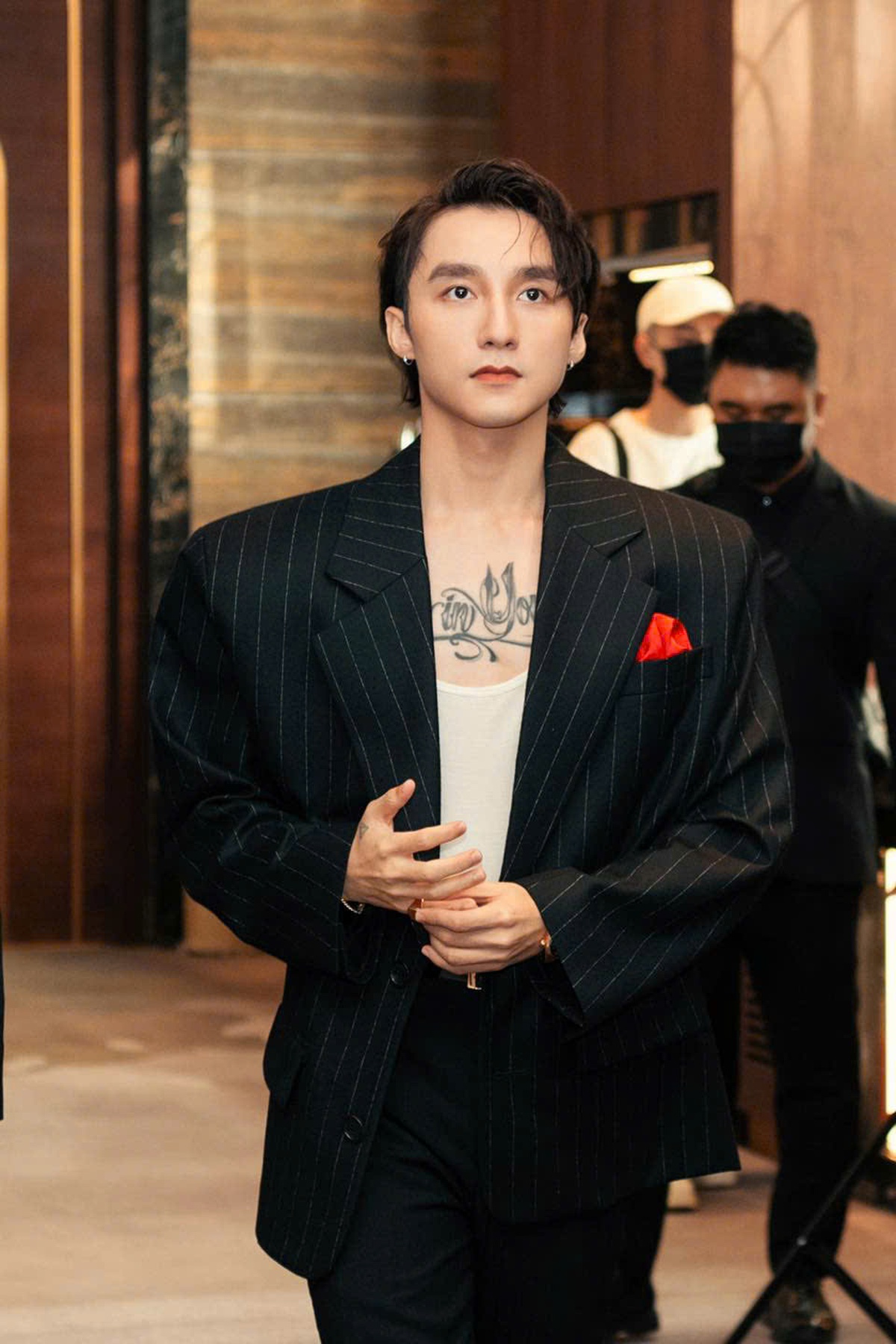 Văn hóa xin lỗi trong showbiz: Nghệ sĩ phải là người biết lắng nghe- Ảnh 2. Văn hóa xin lỗi trong showbiz: Nghệ sĩ phải là người biết lắng nghe- Ảnh 2.