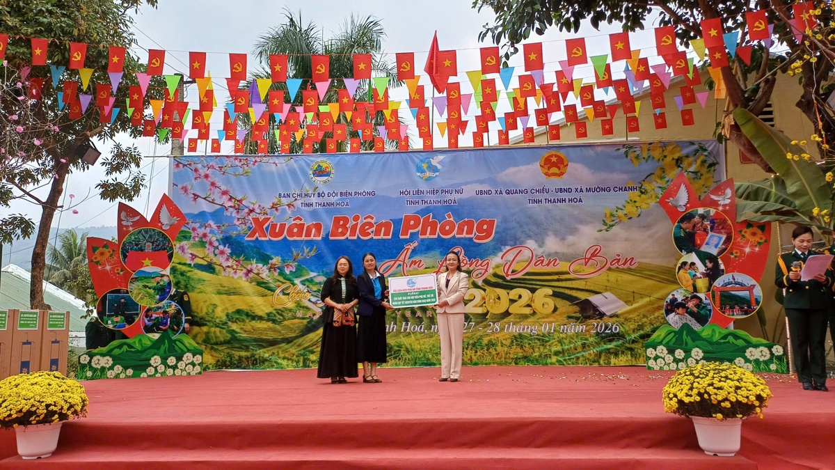 "Xuân biên phòng - Ấm lòng dân bản": Nghĩa tình phụ nữ xứ Thanh nơi biên cương Tổ quốc- Ảnh 1.