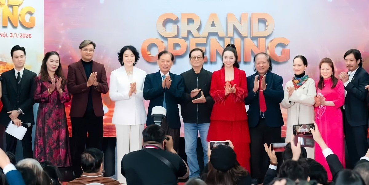 Đông đảo nghệ sĩ đến chia vui cùng Mai Thu Huyền