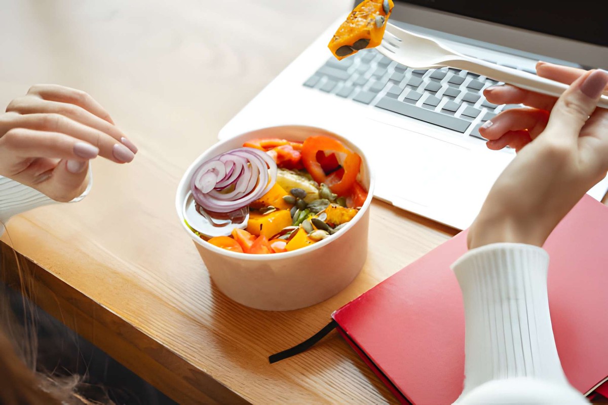 Hội công sở và trăm sắc thái "đón Tết" chốn văn phòng- Ảnh 2. Hội công sở và trăm sắc thái "đón Tết" chốn văn phòng- Ảnh 2.