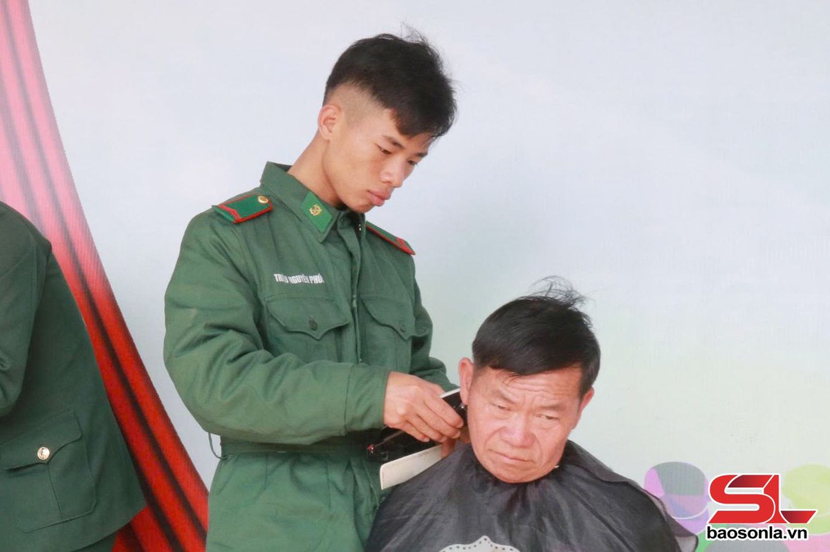 Hội LHPN tỉnh Sơn La mang Tết ấm về với phụ nữ biên cương Chiềng Sơn- Ảnh 12.