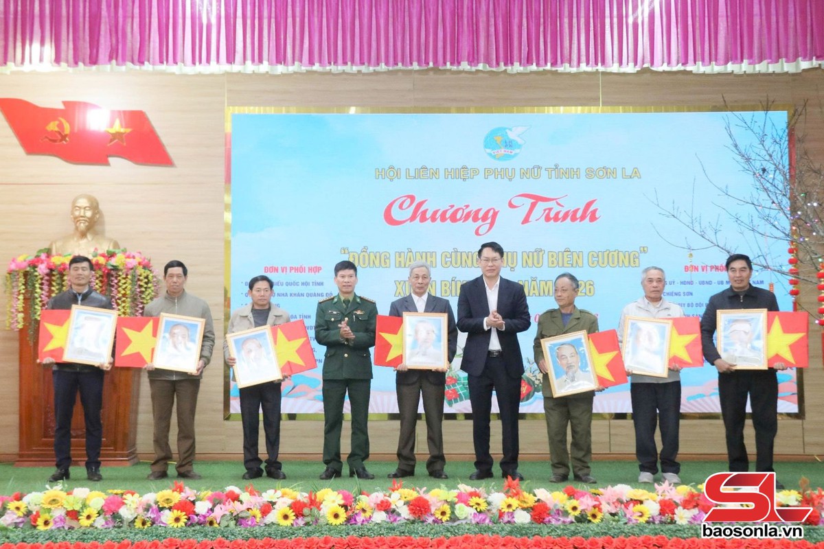 Hội LHPN tỉnh Sơn La mang Tết ấm về với phụ nữ biên cương Chiềng Sơn- Ảnh 4.