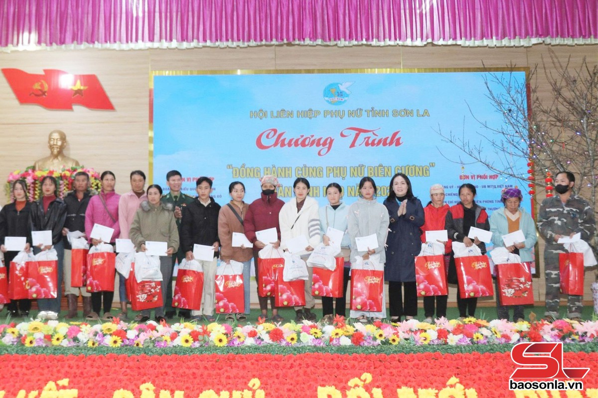 Hội LHPN tỉnh Sơn La mang Tết ấm về với phụ nữ biên cương Chiềng Sơn- Ảnh 5.