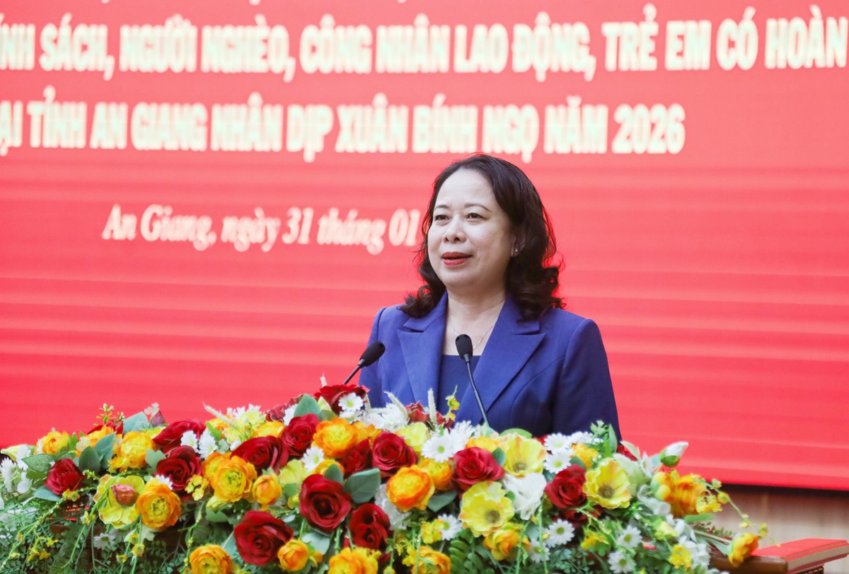 Phó Chủ tịch nước Võ Thị Ánh Xuân thăm, tặng quà và chúc Tết tại An Giang- Ảnh 1.