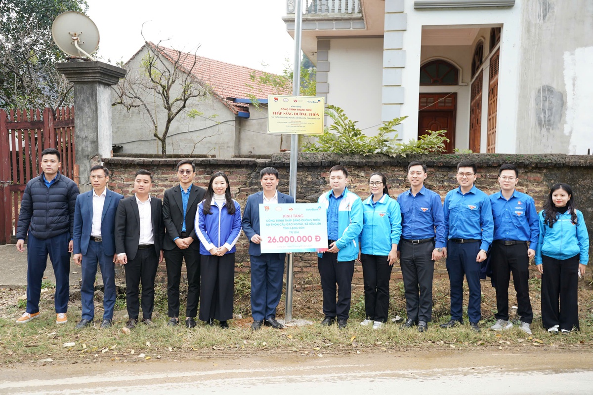 Xuân yêu thương đến với trẻ em vùng cao Lạng Sơn, Cao Bằng- Ảnh 7. Xuân yêu thương đến với trẻ em vùng cao Lạng Sơn, Cao Bằng- Ảnh 7.