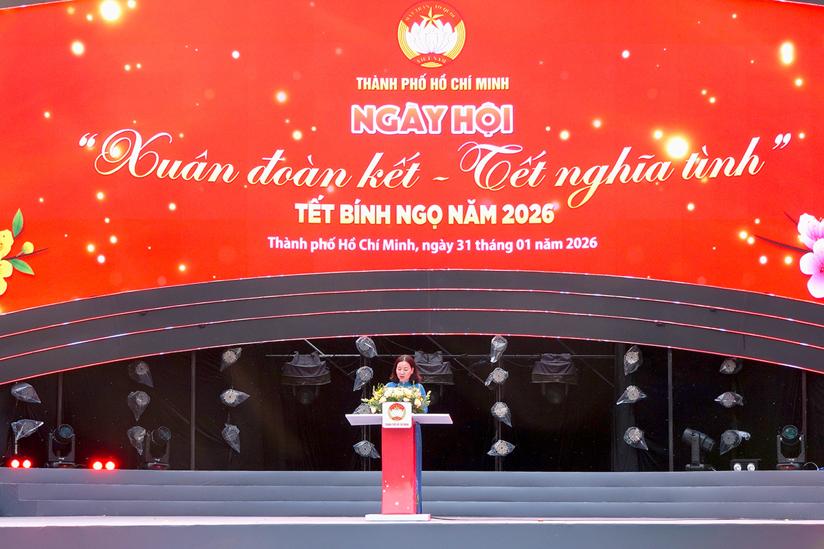 TPHCM sôi nổi ngày hội "Xuân đoàn kết - Tết nghĩa tình" và đêm nhạc mừng Đảng, mừng Xuân Bính Ngọ- Ảnh 1.