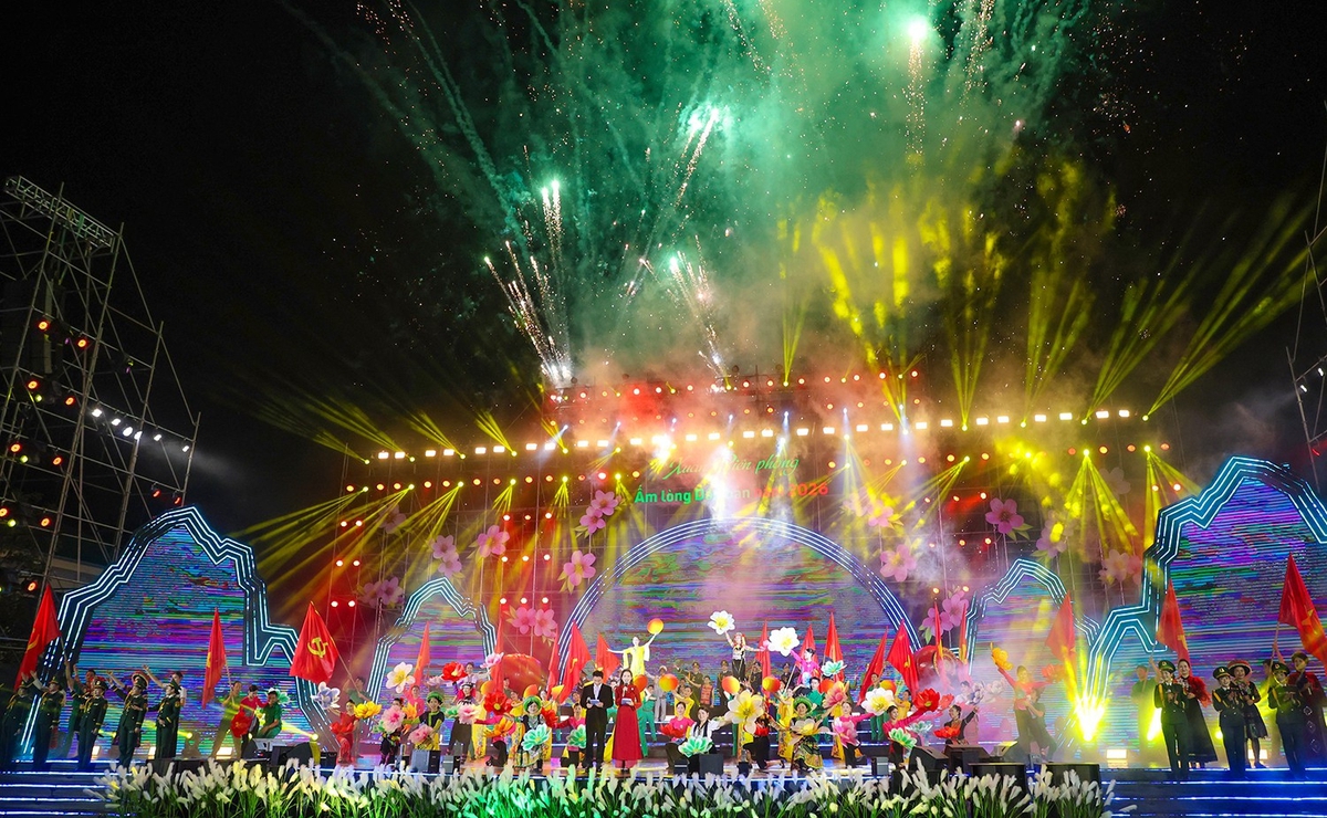 Chương trình "Xuân Biên phòng ấm lòng dân bản" là biểu tượng sinh động của tình đoàn kết quân - dân- Ảnh 9. Chương trình "Xuân Biên phòng ấm lòng dân bản" là biểu tượng sinh động của tình đoàn kết quân - dân- Ảnh 9.