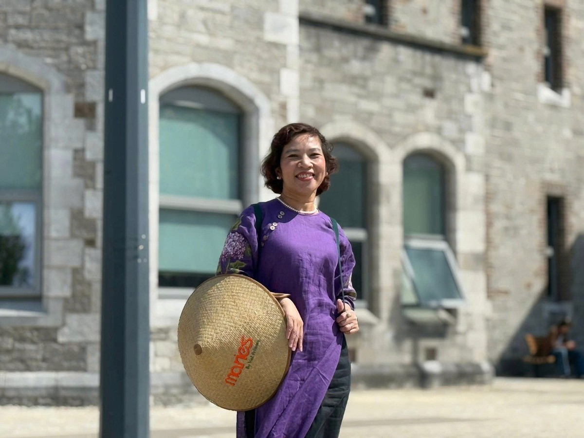 Những biến tấu độc, lạ từ chất liệu cỏ bàng trong thủ công- Ảnh 1.