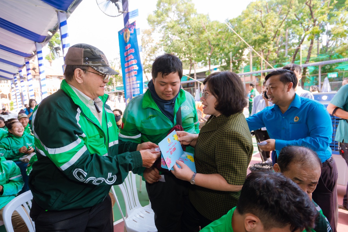 Chợ Tết Công đoàn 2026: Không để người lao động nào thiếu Tết- Ảnh 3.