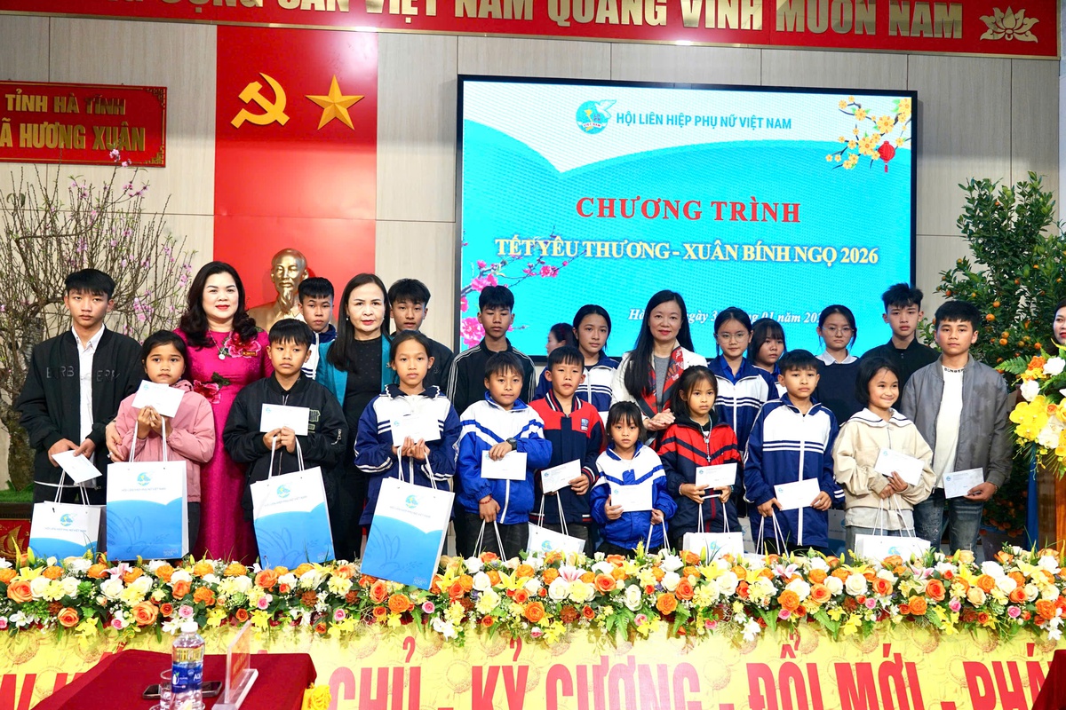 Trung ương Hội LHPN Việt Nam mang "Tết yêu thương" đến với người dân biên giới Hà Tĩnh- Ảnh 2. Trung ương Hội LHPN Việt Nam mang "Tết yêu thương" đến với người dân biên giới Hà Tĩnh- Ảnh 2.