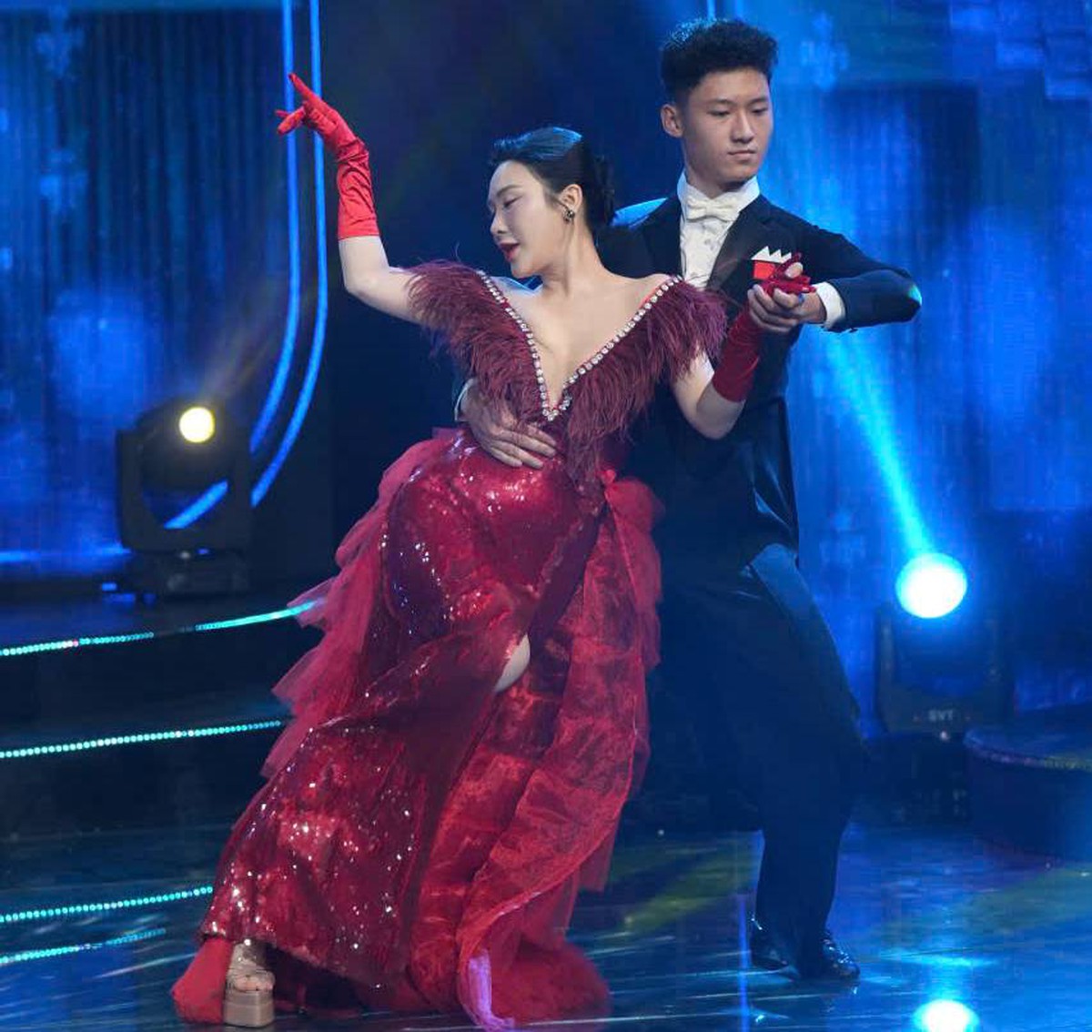 Hình ảnh trong MV "Nỗi nhớ chơi vơi"