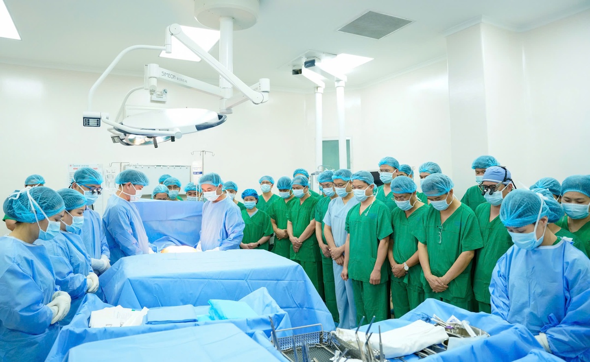2 ca ghép tạng cùng thời điểm, nối dài sự sống cho 2 bệnh nhân- Ảnh 1. 2 ca ghép tạng cùng thời điểm, nối dài sự sống cho 2 bệnh nhân- Ảnh 1.
