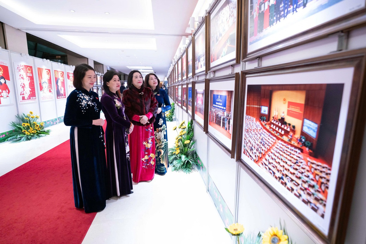 Lãnh đạo Đảng, Nhà nước, đại biểu Quốc hội tham quan Triển lãm "Quốc hội Việt Nam - 80 năm đồng hành cùng dân tộc"- Ảnh 2.