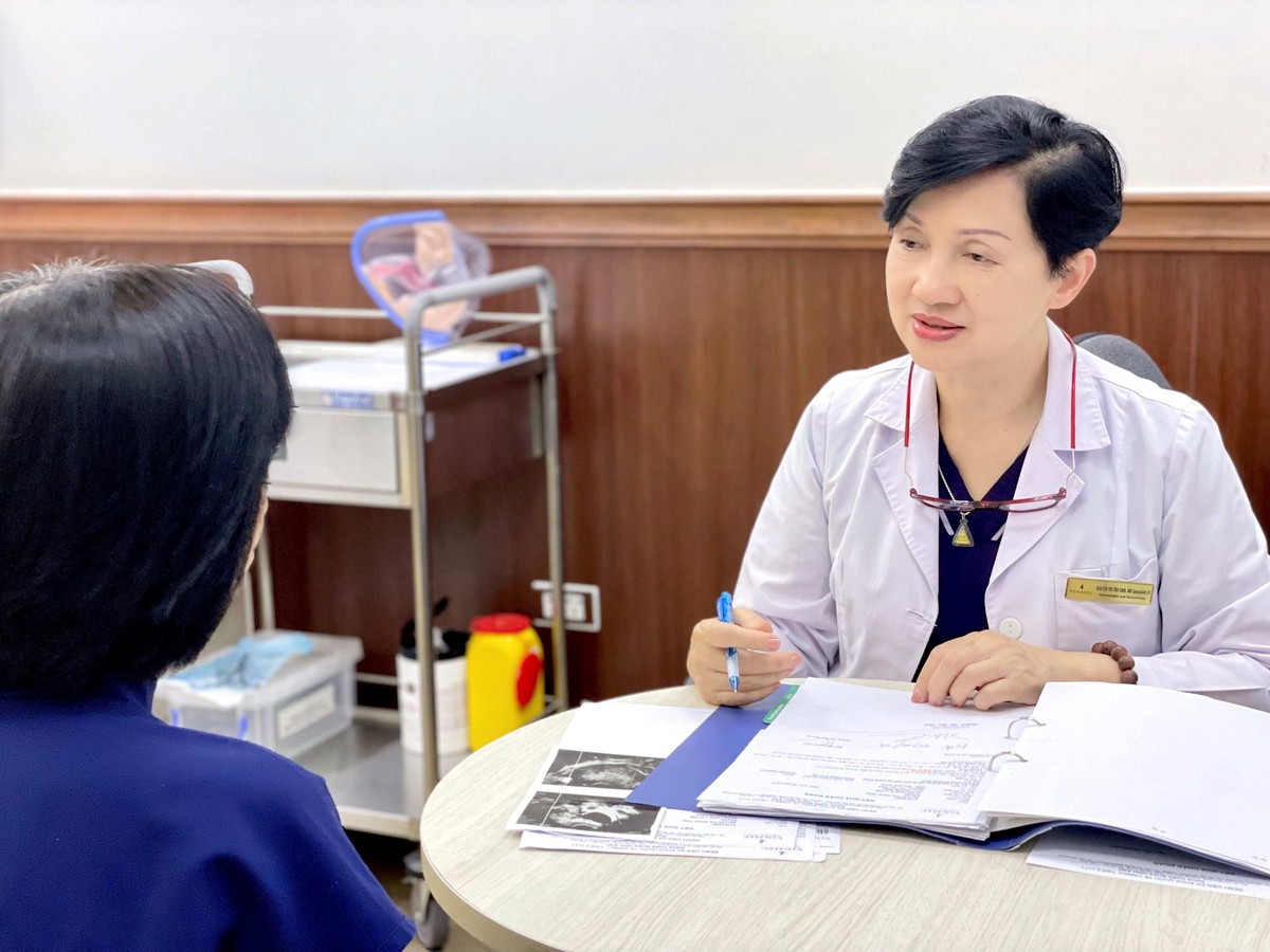 Nữ chuyên gia hơn 4 thập kỷ bảo vệ những thai kỳ nguy cơ cao- Ảnh 1.