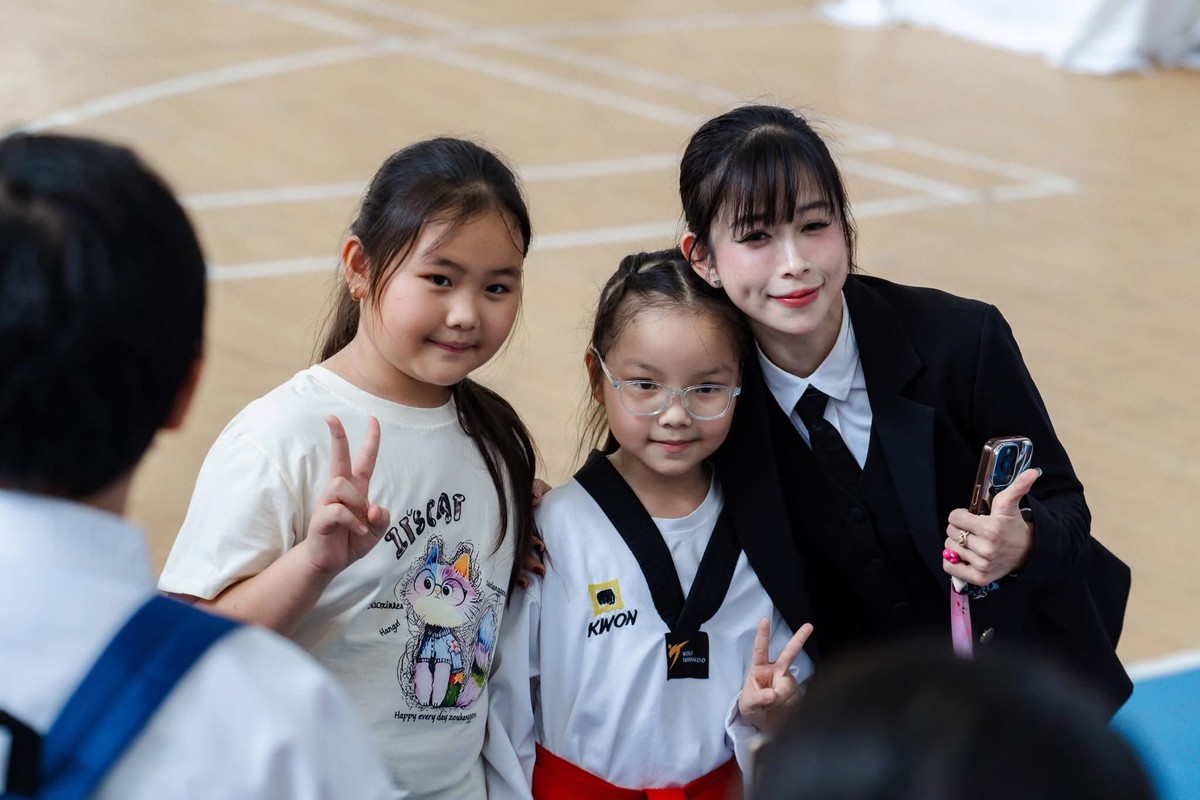 Chị đẹp Châu Tuyết Vân "gây sốt" khi làm trọng tài Taekwondo- Ảnh 9.