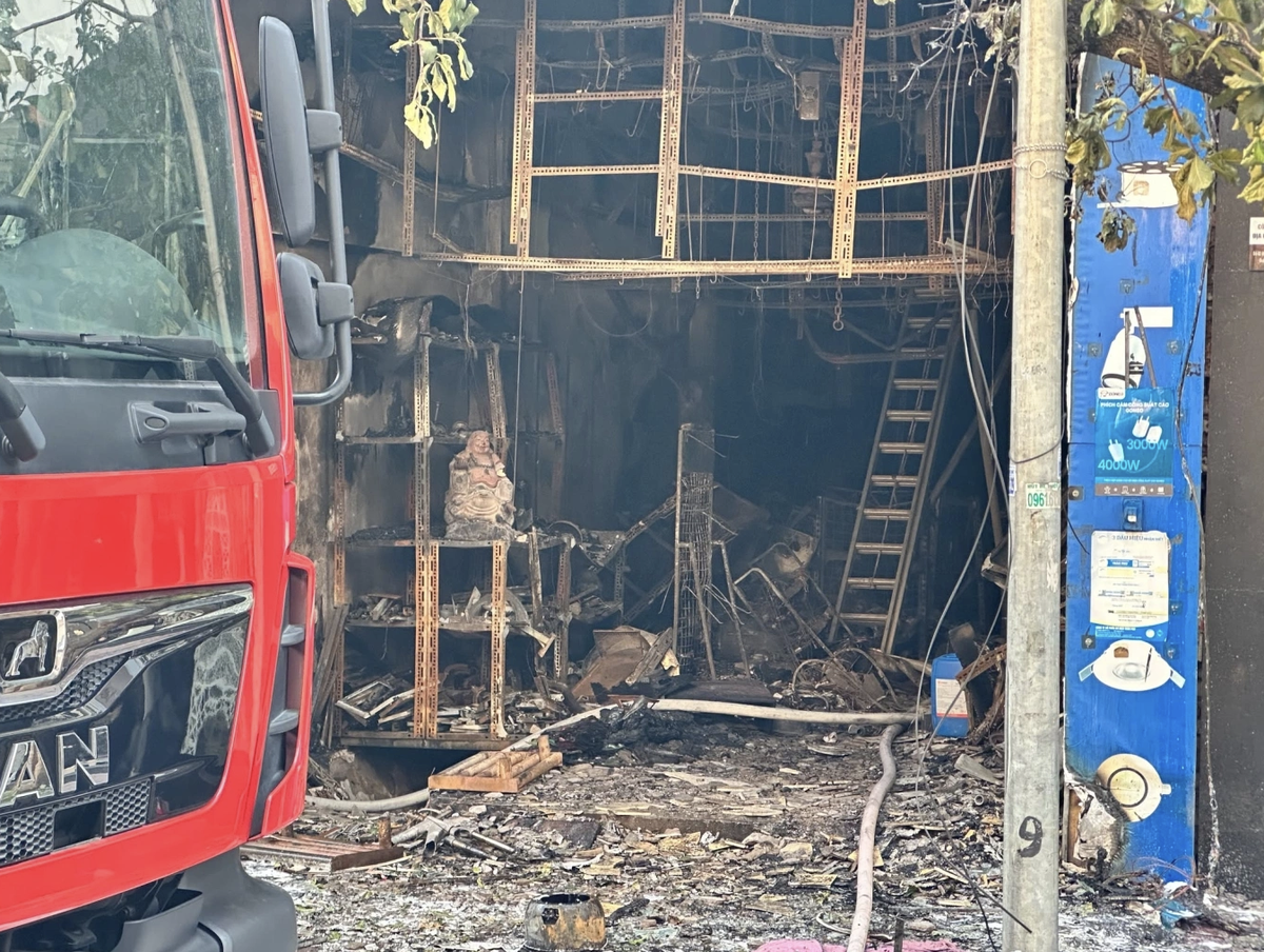 Mặt trận Tổ quốc TP Hà Nội thăm hỏi nạn nhân vụ cháy tại Hà Đông- Ảnh 1.