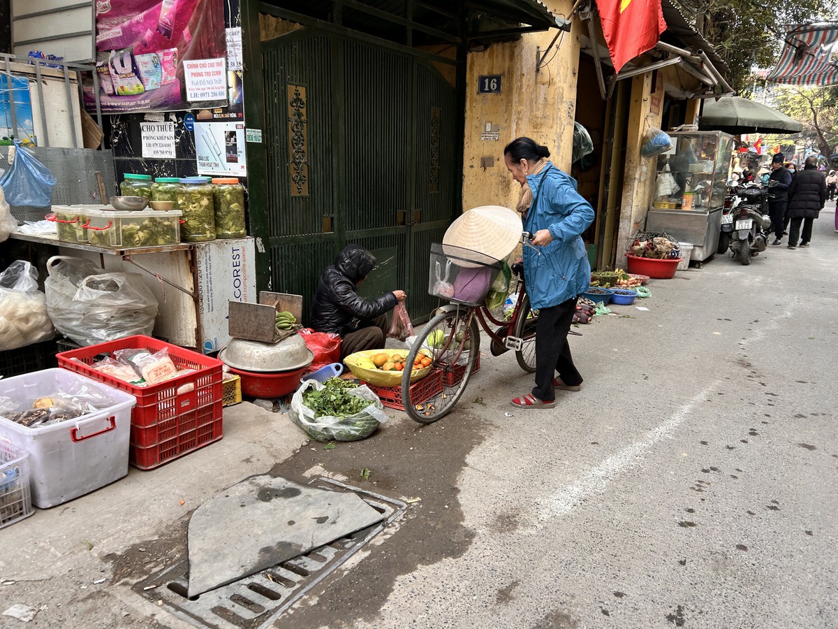 Hà Nội trước ngày "xóa sổ" 231 chợ cóc- Ảnh 6. Hà Nội trước ngày "xóa sổ" 231 chợ cóc- Ảnh 6.