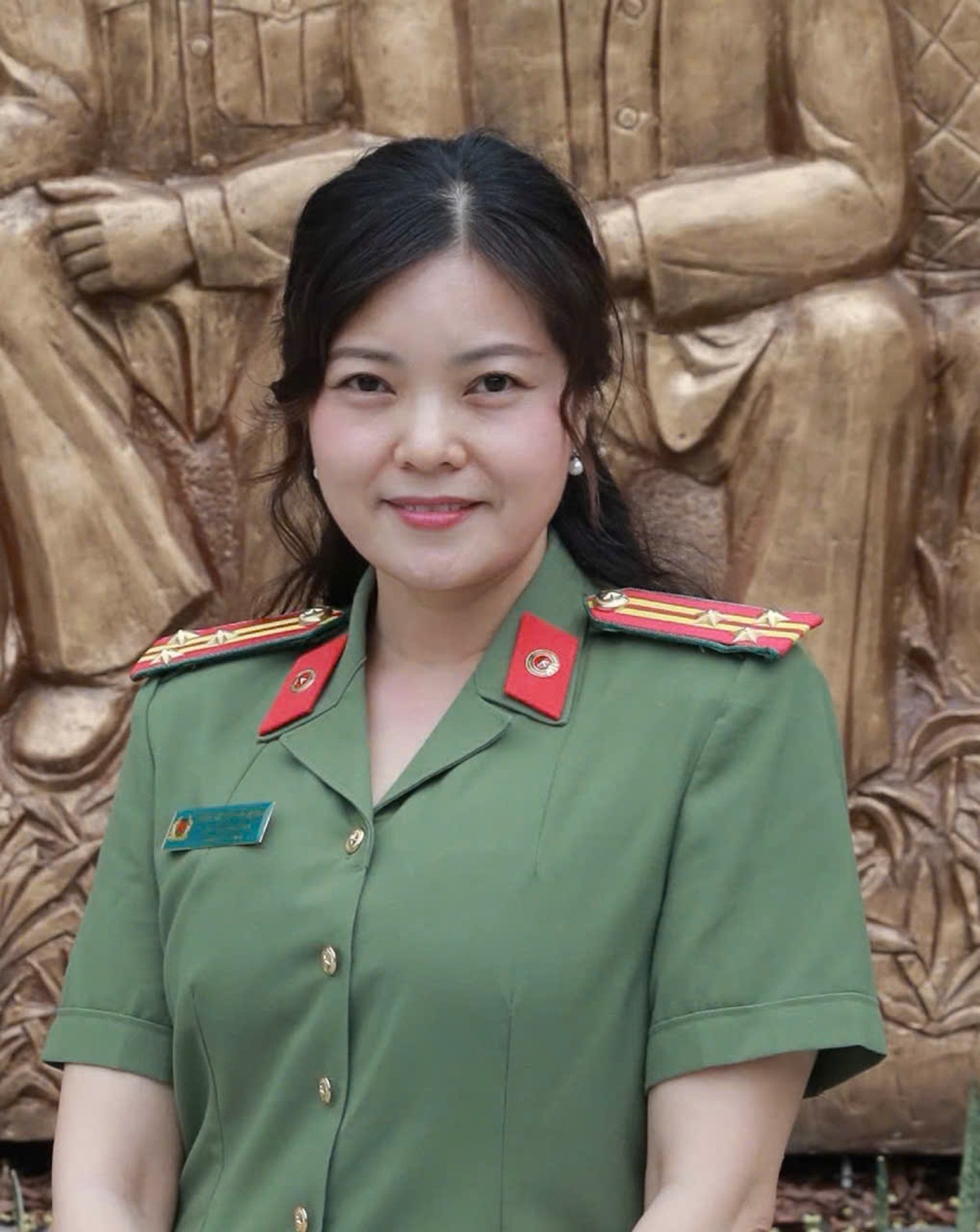 Nhà văn Đoàn Thị Phương Nhung là Thượng tá công an