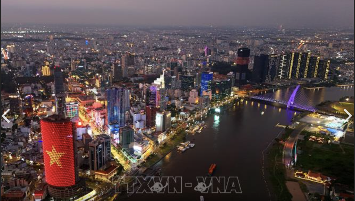 Trung tâm Tài chính quốc tế TPHCM nằm bên sông Sài Gòn kết nối các vùng kinh tế trọng điểm của khu vực rất thuận lợi. Ảnh: Hồng Đạt - TTXVN