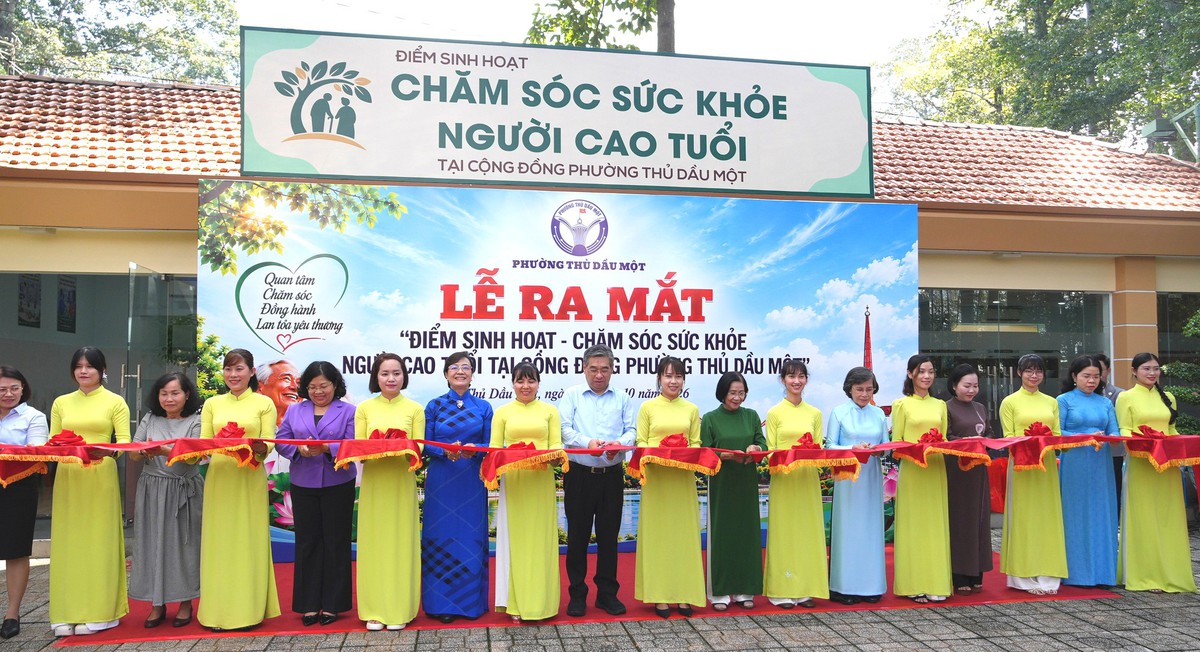 Ra mắt điểm sinh hoạt, chăm sóc sức khỏe người cao tuổi tại phường Thủ Dầu Một- Ảnh 2.