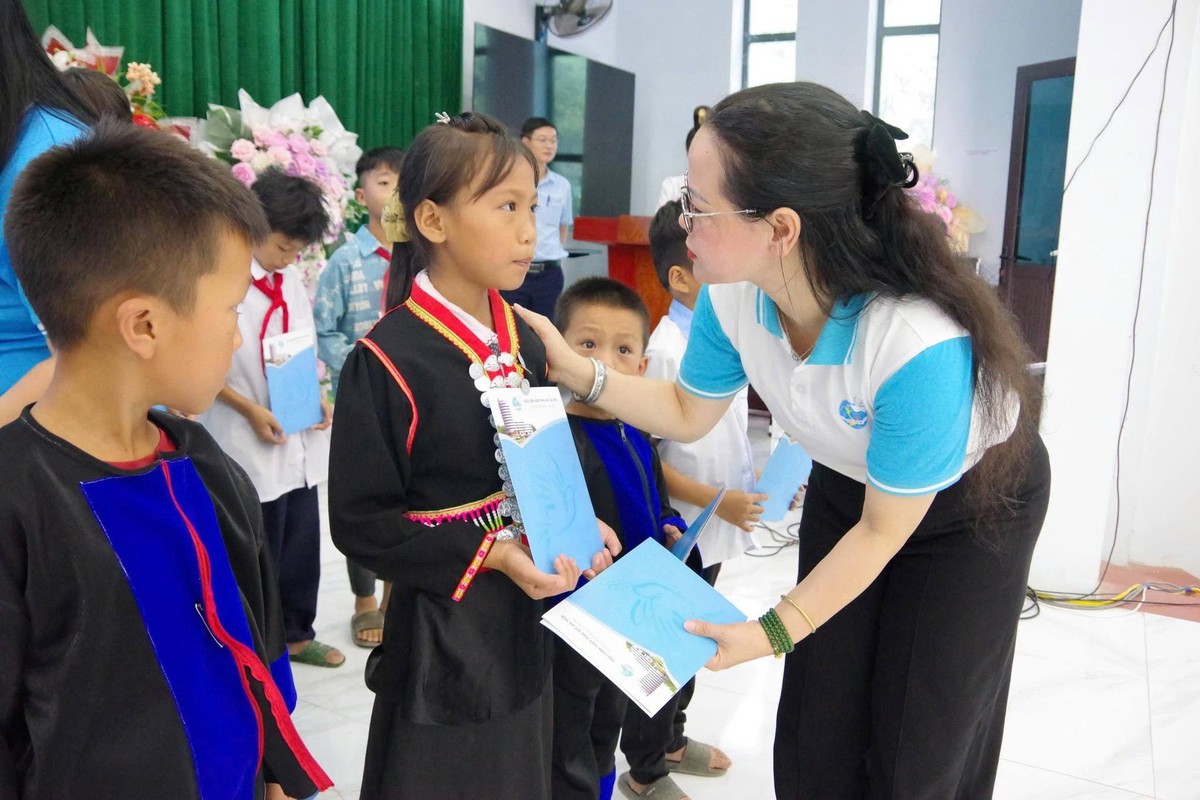 Hội LHPN TP Hà Nội "Đồng hành cùng phụ nữ biên cương" tại Sơn La- Ảnh 1.