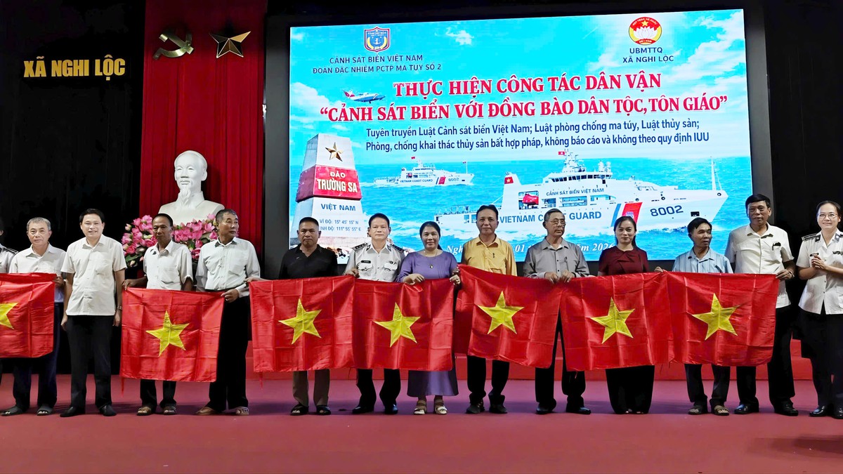 Thắt chặt tình quân dân qua chương trình "Cảnh sát biển với đồng bào dân tộc, tôn giáo" - Ảnh 2.