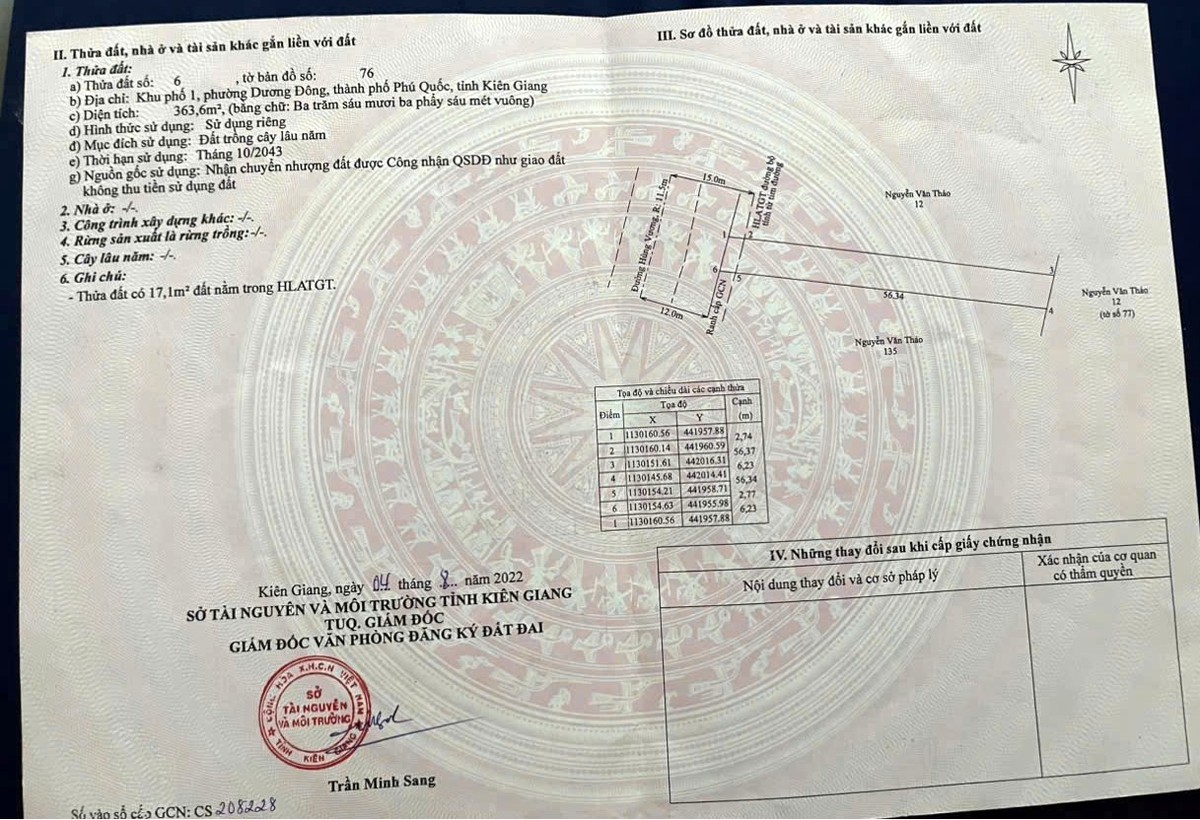 Căn nhà bịt kín lối đi vào nhà ở Phú Quốc, xây dựng trên đất trồng cây lâu năm - Ảnh 4.