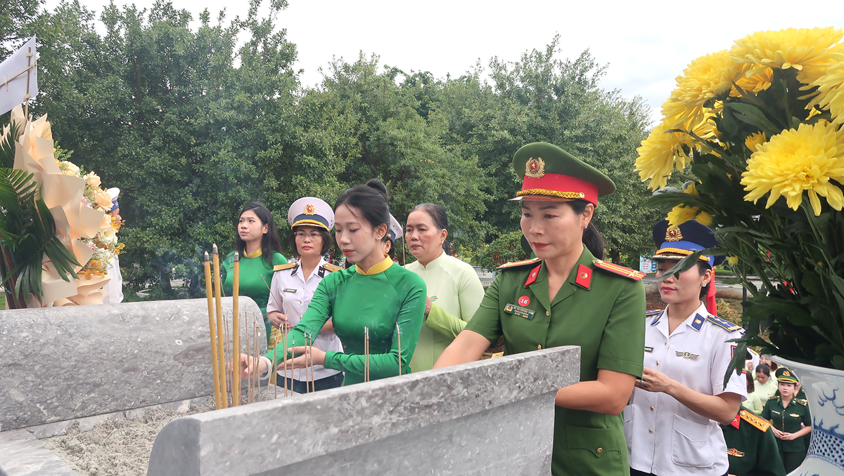 Phụ nữ lực lượng vũ trang TPHCM: Thi đua gắn với nghĩa tình - Ảnh 5.