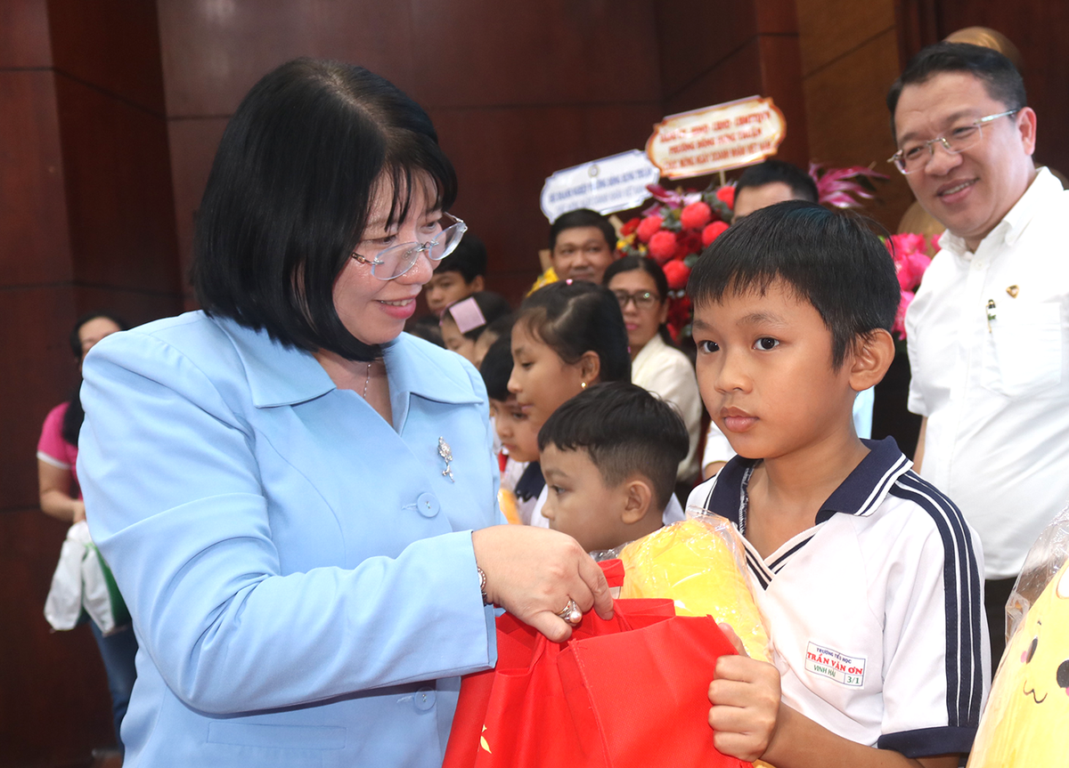 Tháng 10 yêu thương: Lắng nghe phụ nữ, đồng hành cùng trẻ em- Ảnh 4.