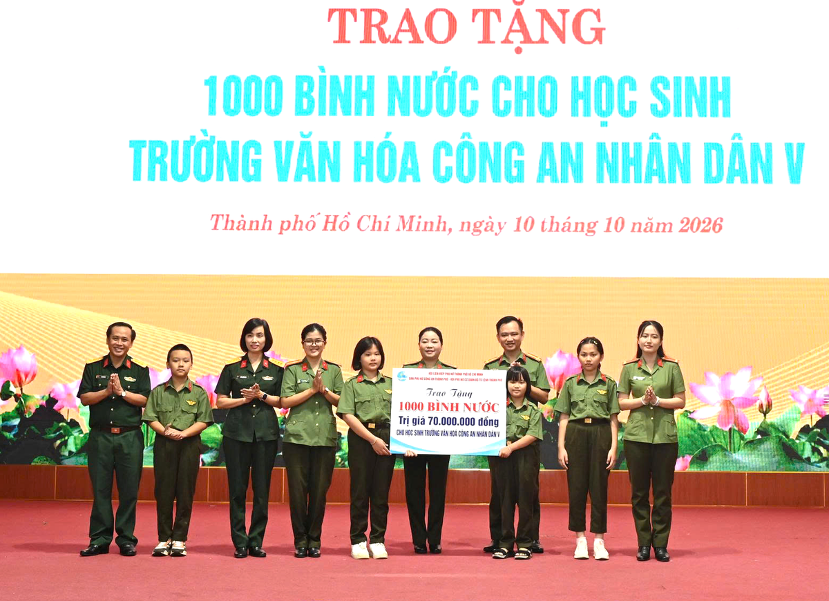 Phụ nữ lực lượng vũ trang TPHCM: Thi đua gắn với nghĩa tình - Ảnh 10.