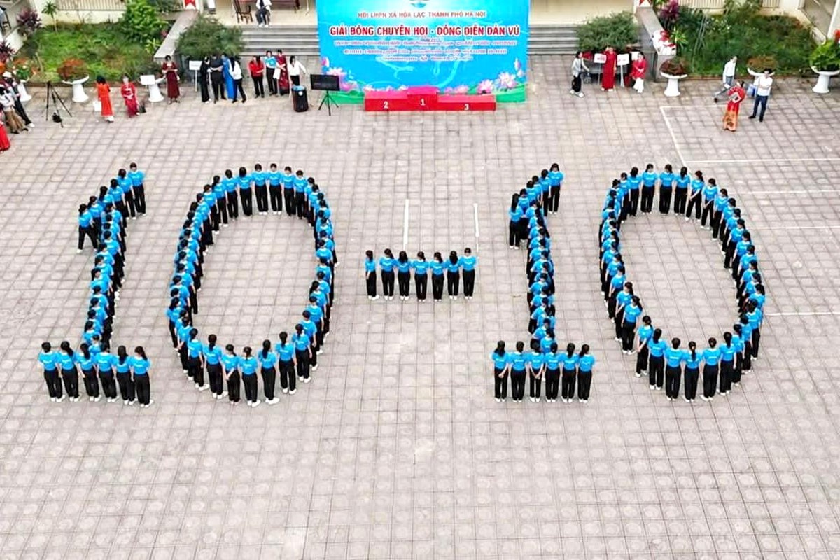 Hơn 30.000 phụ nữ Hà Nội đồng diễn dân vũ chào mừng Ngày Giải phóng Thủ đô- Ảnh 4.