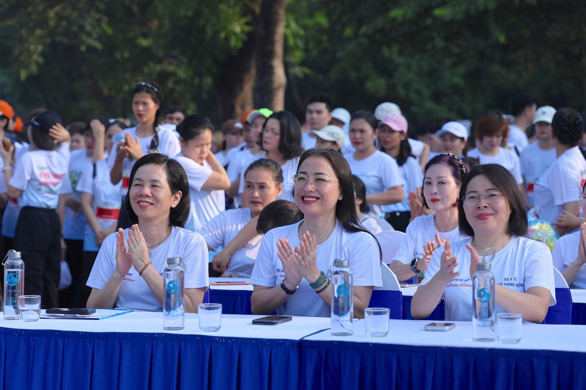 Tưng bừng khai mạc Giải "Phụ nữ chạy vì môi trường không khói thuốc và tương lai xanh" 2026- Ảnh 1.