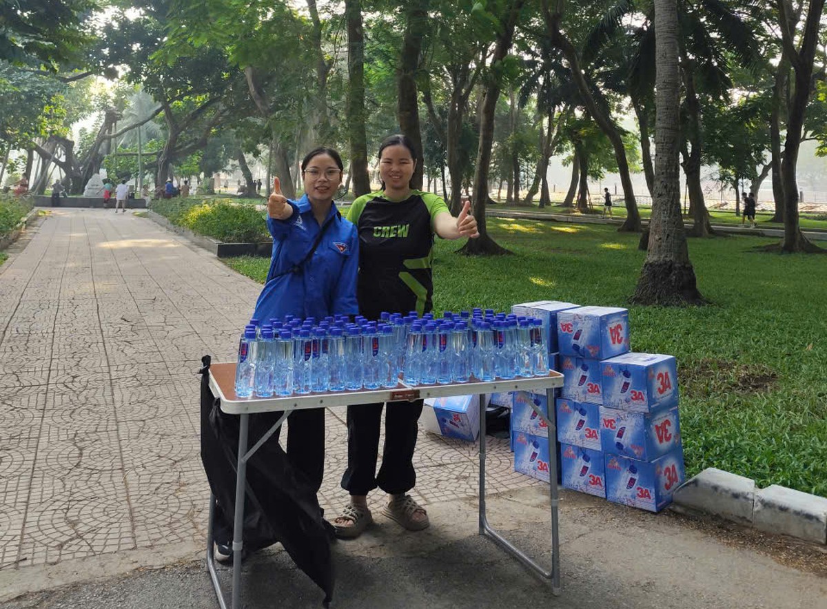 Sinh viên trường Đại học Văn hóa Hà Nội tiếp sức cho những bước chạy vì cộng đồng- Ảnh 6.