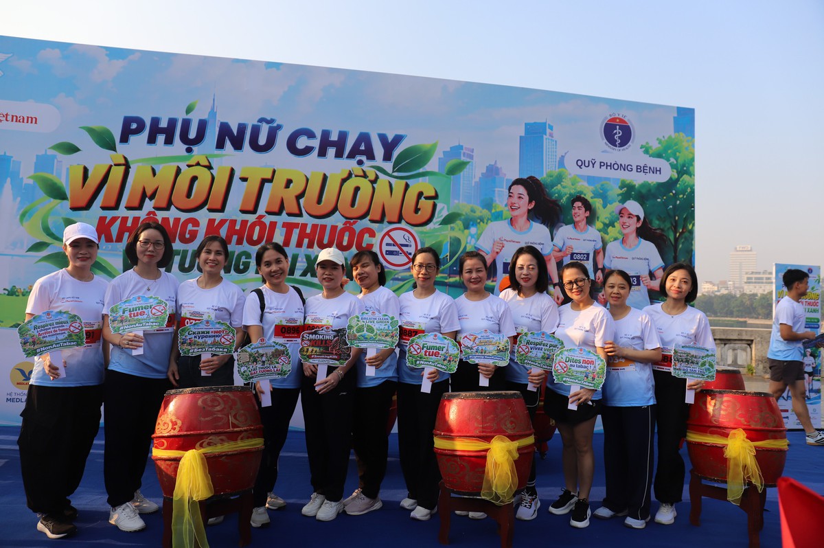 Niềm vui trên đường chạy "Phụ nữ chạy vì môi trường không khói thuốc và tương lai xanh" 2026- Ảnh 6.