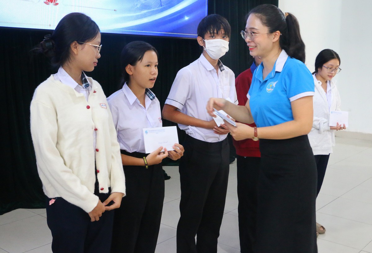 Nuôi heo đất, vun đắp ước mơ trẻ thơ- Ảnh 8.